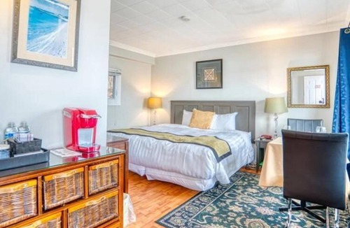 Campbellford Hotel | The Water's Edge Inn