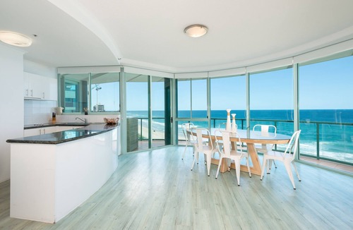 Main Beach Apartment | The Waterford on Main Beach