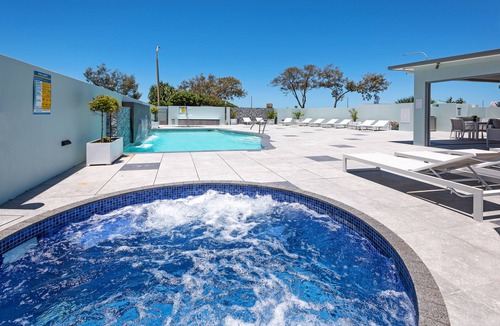 Main Beach Apartment | The Waterford on Main Beach