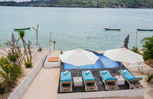 Ceningan Island Hotel | The Waterfront Beach House