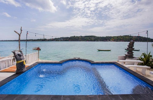 Ceningan Island Hotel | The Waterfront Beach House