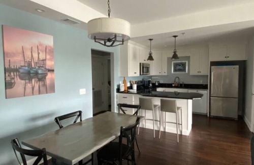 Darien Apartment | The Waterfront Condo