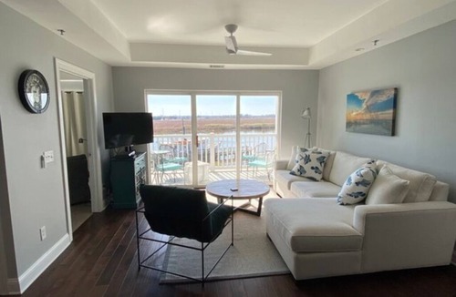 Darien Apartment | The Waterfront Condo