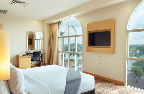 Kampung Lintang Hotel | The Waterfront Hotel Kuching