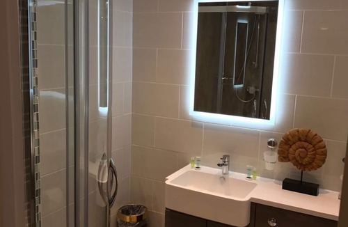 Westleigh Bed & Breakfast | The Waterfront Inn