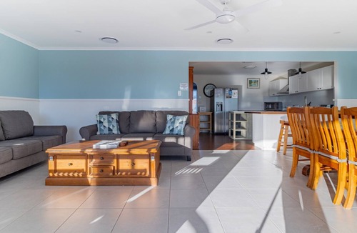 Sussex Inlet House | The Waterfront on Teal