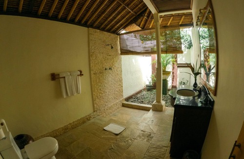 Candi Dasa Hotel | The Watergarden