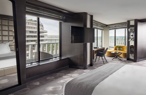 Foggy Bottom Hotel | The Watergate Hotel