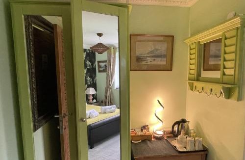 Tiddington House | The Waters Edge Guest House