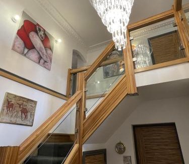 Tiddington House | The Waters Edge Guest House