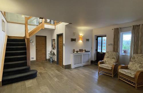 Tiddington House | The Waters Edge Guest House