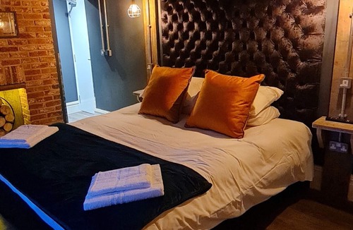 Walkden Hotel | The Waterside Bar Rooms & Restaurant