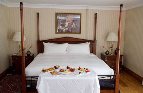 Port Credit Hotel | The Waterside Inn