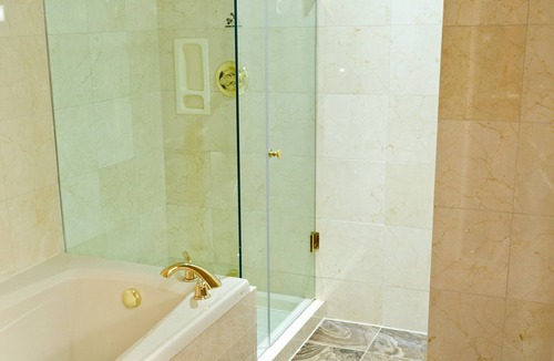 Port Credit Hotel | The Waterside Inn