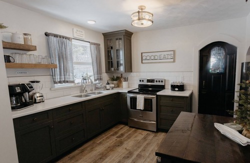 Austin Cottage | The Watson Farm