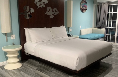 Manhattan Beach Hotel | The Wave Manhattan Beach