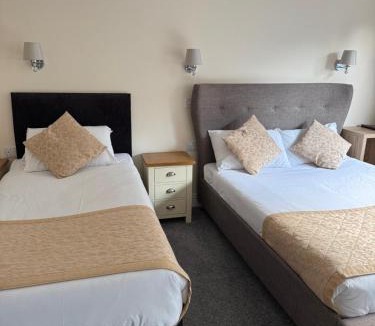 Dingwall House | The Waverley Inn