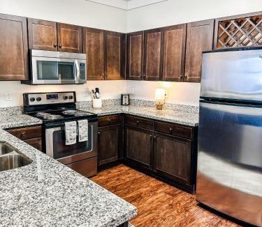 Newark Apartment | The Waverly