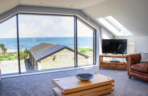 Amble House | The Waves