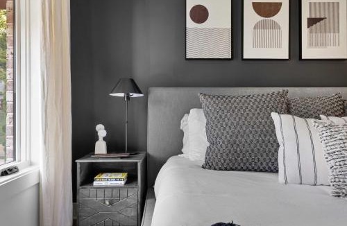 Edgehill House | The Waylon - Newly Redesigned, Rooftop with Sauna