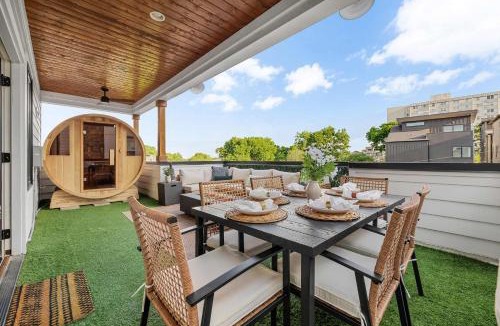 Edgehill House | The Waylon - Newly Redesigned, Rooftop with Sauna