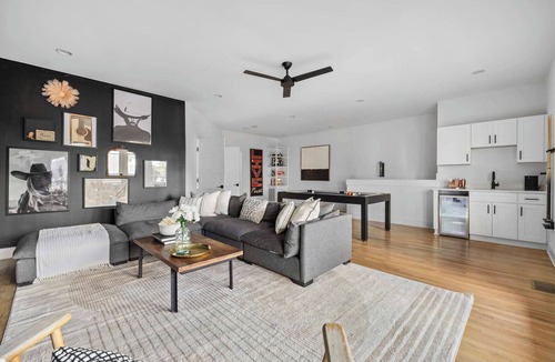 Edgehill House | The Waylon Rooftop Sauna + Pool Table + 11 beds