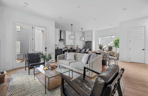 Edgehill House | The Waylon Rooftop Sauna + Pool Table + 11 beds