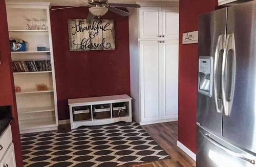Elwood House | The “We Should Book Another Night” Lake house Haven