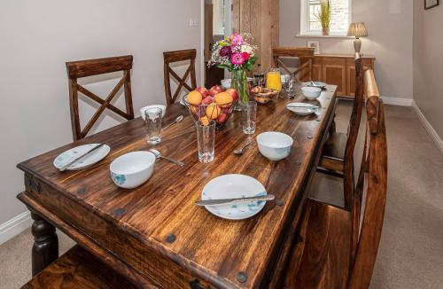 Huggate House | The Weaning Shed