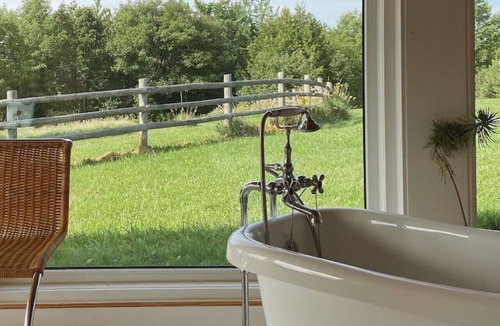 Meaford House | The Weather Hill | Unique Design & Calm Views