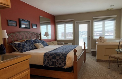 Montague Hotel | The Weathervane Inn