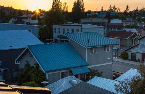 Friday Harbor House | The Web Suites