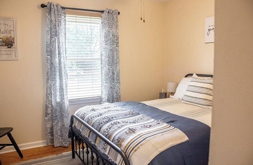 Rolla Cottage | The Webber Cottage blocks from downtown, shopping, Missouri S&T, parks and more.