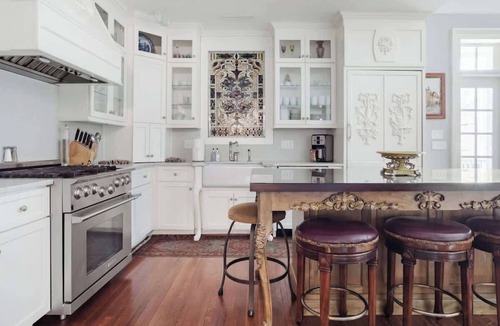 Historic Downtown Savannah Condo | The Wedding Cake Collection for 16