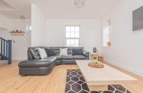 Bannockburn House | The Wee White Cottage