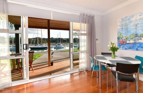 Arkles Bay Apartment | The Weiti Waterfront