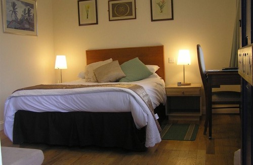Ogbourne St George Hotel | The Well guesthouse