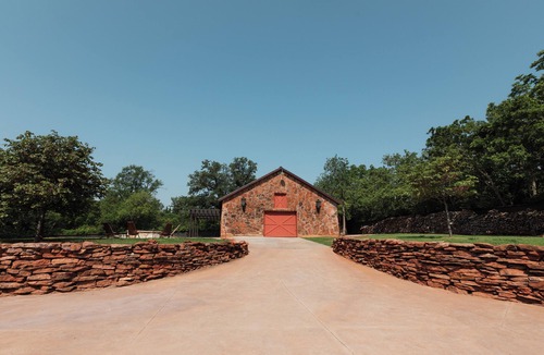 Oklahoma City Cabin | The Well House at El Sueño