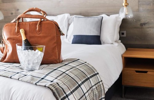 Stratfield Turgis Hotel | The Wellington Arms