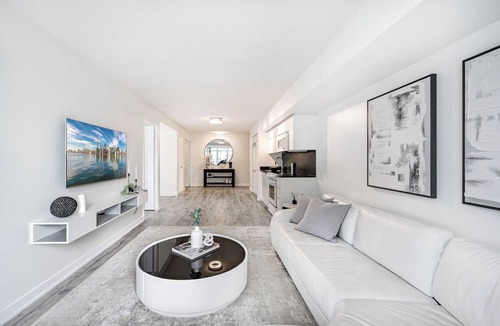 Lakeview Apartment | The Wellington - Downtown Toronto - CN Tower & Rogers Centre 5 min Walk- Parking