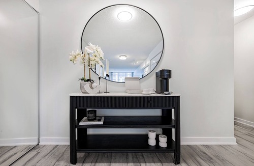 Lakeview Apartment | The Wellington - Downtown Toronto - CN Tower & Rogers Centre 5 min Walk- Parking