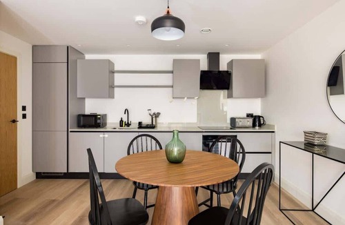 Wembley Central Apartment | The Wembley Place - Stunning 1 Bdr Flat