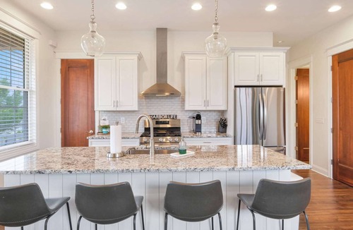 Ottawa House | The West End Wonder - Modern/Walkable Heritage Harbor Area!