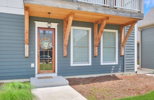Ottawa House | The West End Wonder - Modern/Walkable Heritage Harbor Area!