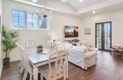 Ottawa House | The West End Wonder - Modern/Walkable Heritage Harbor Area!