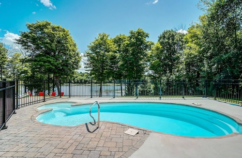 Papineau Regional County Municipality Cottage | The Westbello - Premium Waterfront Vacation Home with Inground Pool and Hot tub