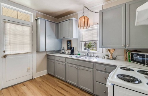 Scott House | The Westbound Cottage · Best kept secret in Scott 3br + wifi near downtown
