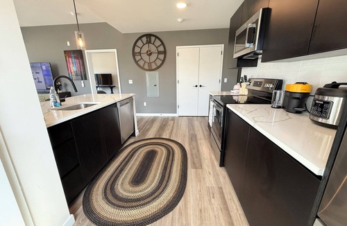 White Plains Apartment | The Westchester Experience. Free parking!