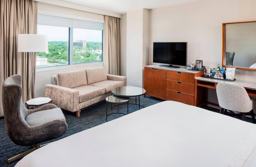 Edina Hotel | The Westin Edina Galleria