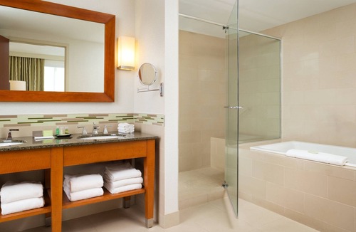 Edina Hotel | The Westin Edina Galleria